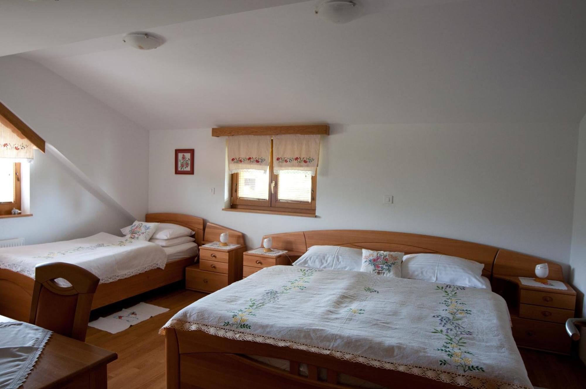 Tourist Farm Ob Izviru Krupe Villa Semic Rum bild
